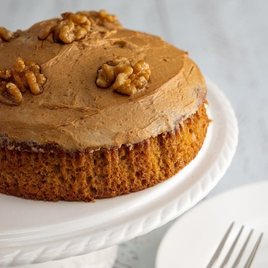 THE ENGLISH CAKE COMPANY Coffee & Walnut Cake (415g)